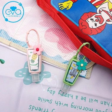 Gel Rửa Tay Khô Kháng Khuẩn 30ml Cute - Vỏ Silicone Sắc Màu, Treo Tiện Lợi, Giá 24.900 VND 5