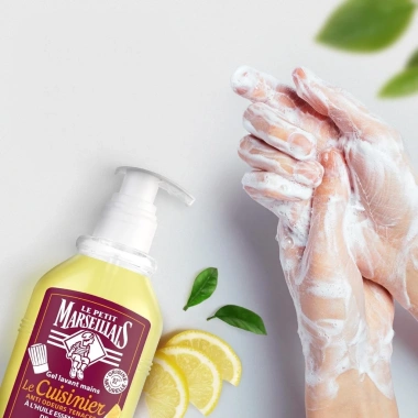 Gel rửa tay Le Petit Marseillais 300ml - Dưỡng ẩm, thơm tự nhiên, giảm còn 239.000đ