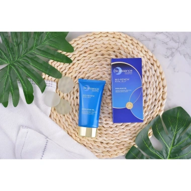 Gel Tẩy Tế Bào Chết Bio Essence Renew 60g Chiết Xuất Sữa Ong Chúa Da Sáng Mịn Giá 169k 2 Gel Tẩy Tế Bào Chết Bio Essence Renew 60g Chiết Xuất Sữa Ong Chúa Da Sáng Mịn Giá 169k 2
