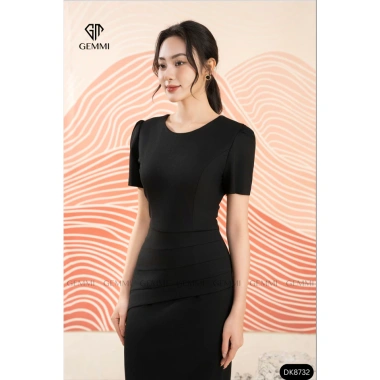 GEMMI Đầm xếp ly cổ tròn midi công sở ôm body tay ngắn DK8.732 - 333.000₫ (giá gốc 409.590₫) 2