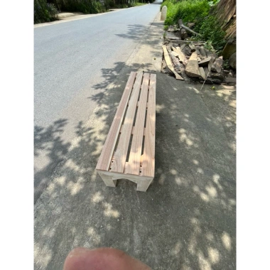 Ghế băng dài gỗ tự nhiên chân vuông 120x30cm cao 35-40cm - Giá ưu đãi 700.000 VND 3 Ghế băng dài gỗ tự nhiên chân vuông 120x30cm cao 35-40cm - Giá ưu đãi 700.000 VND 3