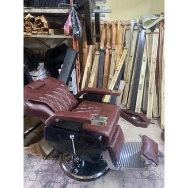 Ghế Barber Giá Tầm Trung 5.000.000 VNĐ - Phù Hợp Mọi Salon, Tiện Nghi, Đệm êm 3 Ghế Barber Giá Tầm Trung 5.000.000 VNĐ - Phù Hợp Mọi Salon, Tiện Nghi, Đệm êm 3