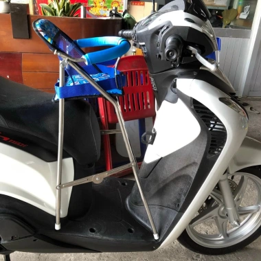 Ghế Ga Xếp Inox Xe SH Nam Lớn An Toàn cho Bé – Dây Bảo Vệ, Gọn Gàng, Giá 250k 2 Ghế Ga Xếp Inox Xe SH Nam Lớn An Toàn cho Bé – Dây Bảo Vệ, Gọn Gàng, Giá 250k 2