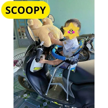Ghế ngồi xe SCOOPY sắt sơn tĩnh điện xám có dây đai 100x4cm An toàn cho bé