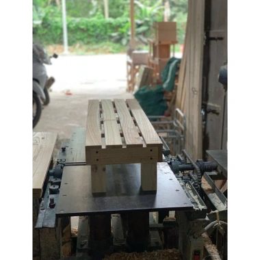 Ghế Pallet gỗ tự nhiên chân vuông 90x30x20cm - Giá ưu đãi 450.000₫ 5 Ghế Pallet gỗ tự nhiên chân vuông 90x30x20cm - Giá ưu đãi 450.000₫ 5