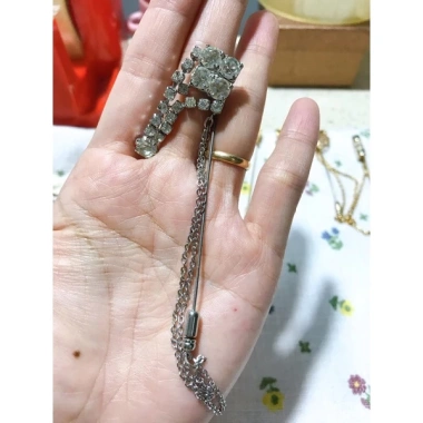Ghim cài áo dáng dài chất liệu bền, chỉ 20.000đ, giảm, phù hợp mọi trang phục 5 Ghim cài áo dáng dài chất liệu bền, chỉ 20.000đ, giảm, phù hợp mọi trang phục 5