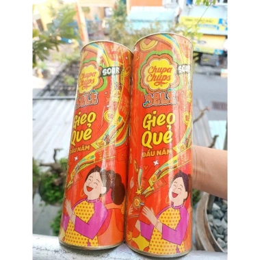 Giá 65.010₫ - Ống gieo quẻ vạn điều chúc Tết, kẹo dẻo Chupa Chups trái cây hỗn hợp