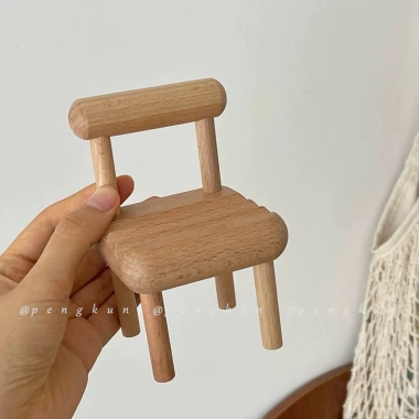 Giá Đỡ Điện Thoại Gỗ Lười Đa Năng Bàn Ghế Trang Trí Nhỏ Dễ Thương, Chắc Chắn, Giá Ưu Đãi 64.899₫
