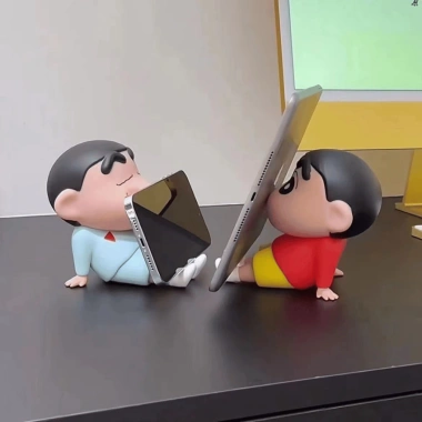 Giá Đỡ Điện Thoại Shin Hình Chan Cậu Bé Bút Chì - Kệ Để Bàn Dễ Thương 48k Việt Home