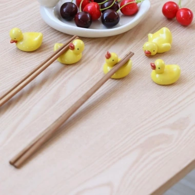 Giá đỡ đũa NLINNI hình con vịt hoạt hình gốm sứ Nhật Bản - 53.900đ