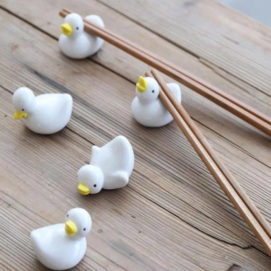 Giá đỡ đũa NLINNI hình con vịt hoạt hình gốm sứ Nhật Bản - 53.900đ