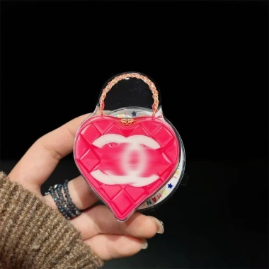 Giá đỡ từ tính nhẹ Chanel Style Red Love – Sang trọng, phù hợp Mac & PC – 113.466₫