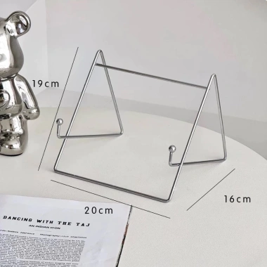 Giá Đựng Điện Thoại Ipad Kim Loại COLEEN – Bàn Học, Trang Trí Basic Giá 25.000 VNĐ 10 Giá Đựng Điện Thoại Ipad Kim Loại COLEEN – Bàn Học, Trang Trí Basic Giá 25.000 VNĐ 10