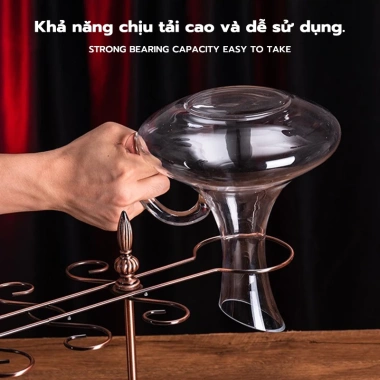 Giá treo ly rượu vang cổ điển kim loại đồng, treo 6 ly, có ngăn chai - 198.000 VND 7 Giá treo ly rượu vang cổ điển kim loại đồng, treo 6 ly, có ngăn chai - 198.000 VND 7