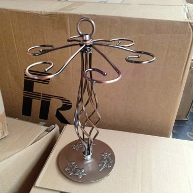 Giá treo ly rượu vang xoắn đồng cao cấp, thiết kế sang trọng, giảm giá 164.500₫