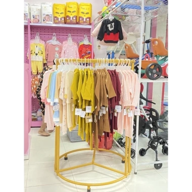 Giá tròn treo quần áo shop - Giá siêu rẻ 380k, tặng kèm 10 móc nhựa