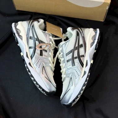 Giày ASICS Gel Kayano 14 Cream Black Đế Cao Êm Nhẹ - Giảm Giá 1,35 Triệu 4 Giày ASICS Gel Kayano 14 Cream Black Đế Cao Êm Nhẹ - Giảm Giá 1,35 Triệu 4