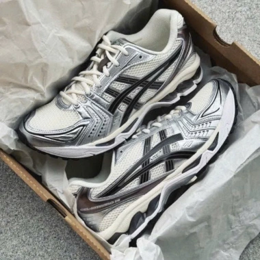 Giày Assics Gel‑Kayano 14 White Midnight chính hãng – Giá 215.000đ (giảm từ 277.350đ)