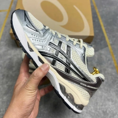 Giày Assics Gel‑Kayano 14 White Midnight chính hãng – Giá 215.000đ (giảm từ 277.350đ)