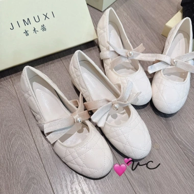 Giày bệ nơ da mềm 2 màu đen-kem, độn 3cm, size 35-39, giảm giá 520k