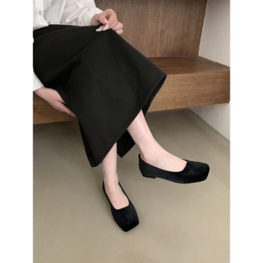Giày bệt nữ mũi vuông đen trơn da nhung tuyết mềm mịn, đế cao su êm 124.200₫ 6