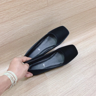 Giày bệt nữ mũi vuông đen trơn da nhung tuyết mềm mịn, đế cao su êm 124.200₫ 9