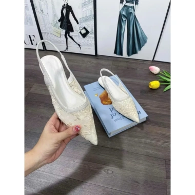 Giày Bệt Nữ Vải Ren Thêu Đế Mềm Quai Ôm Chân Trẻ Trung T29tron giảm còn 108k 6