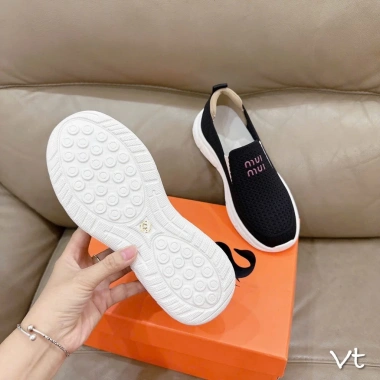 Giày bệt thể thao Môka Hg size 35-3 Fullbox siêu êm chân, màu xinh, chỉ 538k