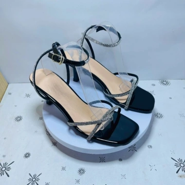 Giày Bigsize Đ2T 35-45 Ms55 Dây Đá Lấp Lánh Gót Nhọn 7p - Siêu Đẹp Giá 239k 2