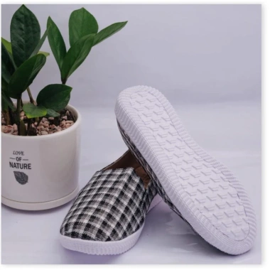 Giày Bố Caro Đen Sang Trọng - Tặng Kèm Nước Hoa, Giảm Giá Đến 800k 4