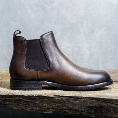 Giày boot Chelsea da bê đen nâu mũi tròn nam tính - Giá chỉ 6,337,500₫, giảm 23%
