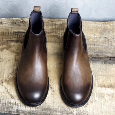 Giày boot Chelsea da bê đen nâu mũi tròn nam tính - Giá chỉ 6,337,500₫, giảm 23%