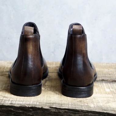 Giày boot Chelsea da bê đen nâu mũi tròn nam tính - Giá chỉ 6,337,500₫, giảm 23%