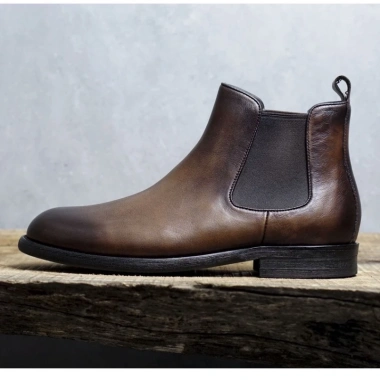 Giày boot Chelsea da bê đen nâu mũi tròn nam tính - Giá chỉ 6,337,500₫, giảm 23%