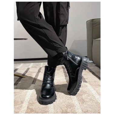 Giày Boot Combat Nam Da Láng - Phong Thái Lính, Cột Dây Tính Tình, Giá Ưu Đãi 1.023.750₫ 8 Giày Boot Combat Nam Da Láng - Phong Thái Lính, Cột Dây Tính Tình, Giá Ưu Đãi 1.023.750₫ 8