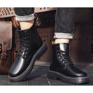Giày Boot Combat Nam Da Láng - Phong Thái Lính, Cột Dây Tính Tình, Giá Ưu Đãi 1.023.750₫ 15 Giày Boot Combat Nam Da Láng - Phong Thái Lính, Cột Dây Tính Tình, Giá Ưu Đãi 1.023.750₫ 15