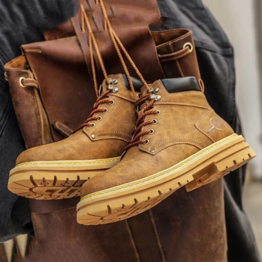 Giày Boot Nam Cao Cổ Combat Đế Cao Su Đúc BCC18 Màu Nâu - Phong Cách Cá Tính, Mạnh Mẽ - Giá 899.500₫