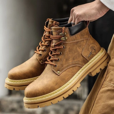 Giày Boot Nam Cao Cổ Combat Đế Cao Su Đúc BCC18 Màu Nâu - Phong Cách Cá Tính, Mạnh Mẽ - Giá 899.500₫
