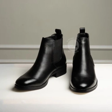 Giày boot nam cổ lửng Chelsea màu đen da bò thật Tonkin - Giá giảm 3.09 triệu 8 Giày boot nam cổ lửng Chelsea màu đen da bò thật Tonkin - Giá giảm 3.09 triệu 8