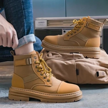 Giày Boot Nam Combat Boots Đế Dày Kiểu Truyền Thống 2 Màu GN420 - Giá ưu đãi 1.625.000 VND 9 Giày Boot Nam Combat Boots Đế Dày Kiểu Truyền Thống 2 Màu GN420 - Giá ưu đãi 1.625.000 VND 9