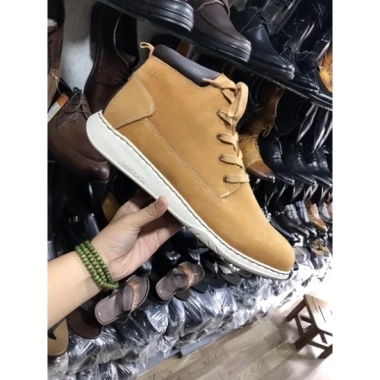 Giày boot nam da công nghiệp cao cấp, chống trượt, giảm giá 22% còn 8.287.500₫ 2 Giày boot nam da công nghiệp cao cấp, chống trượt, giảm giá 22% còn 8.287.500₫ 2