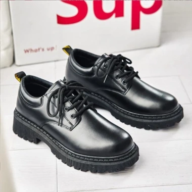 Giày Boot Nam KIN Cổ Thấp GN353-GN379 - Da thật, Đế chống trượt, Giá 1.365.000₫ 9 Giày Boot Nam KIN Cổ Thấp GN353-GN379 - Da thật, Đế chống trượt, Giá 1.365.000₫ 9