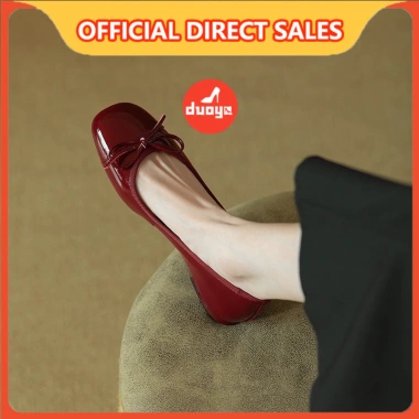 Giày búp bê da bóng gót dày mũi vuông đính nơ đỏ rượu vang – Thời trang nữ