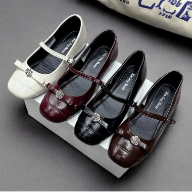Giày Búp Bê Đế Bệt Da Mềm Đai Ngang - Mũi Nơ Hoa Trà, phong cách công sở du lịch, chỉ 225.000 VND