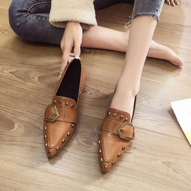 Giày Búp Bê Mũi Nhọn Đế Dày Một Hàng Nút Thời Trang Xuân 2.021 Giá 258.120₫