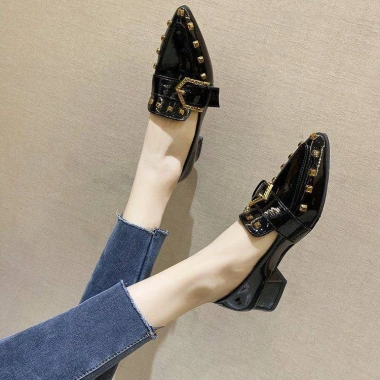 Giày Búp Bê Mũi Nhọn Đế Dày Một Hàng Nút Thời Trang Xuân 2.021 Giá 258.120₫