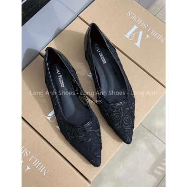 Giày búp bê mũi nhọn vải lưới thêu hoa đế đỏ cao cấp - Full box 410k
