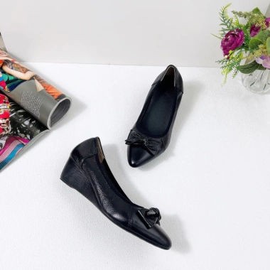 Giày búp bê nơ nhí đế xuồng 5p 2.107 - Giá ưu đãi 360k, thoải mái, phong cách trẻ thơ 3 Giày búp bê nơ nhí đế xuồng 5p 2.107 - Giá ưu đãi 360k, thoải mái, phong cách trẻ thơ 3