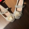 Giày búp bê nữ Hàn Quốc đính hoa trà, dây ngọc - Đế cao 4cm sang trọng tiệc, làm, dự cưới