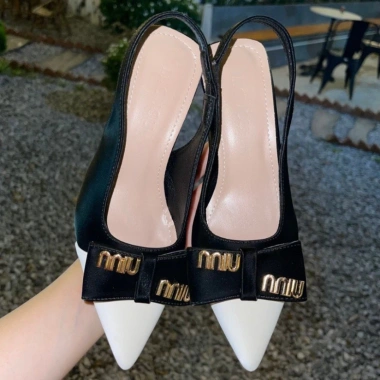 Giày búp bê nữ mũi nhọn gót vuông 5p nơ miu miu, chất tuyết nhung mịn - 169k 3 Giày búp bê nữ mũi nhọn gót vuông 5p nơ miu miu, chất tuyết nhung mịn - 169k 3